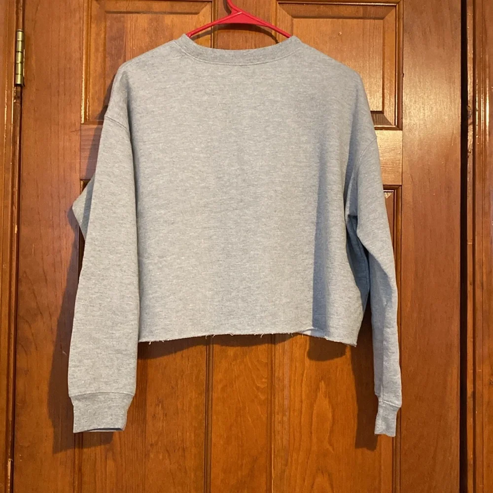 Tom & Jerry Grey Cropped Sweatshirt & Shorts Set - Picture 3 of 7